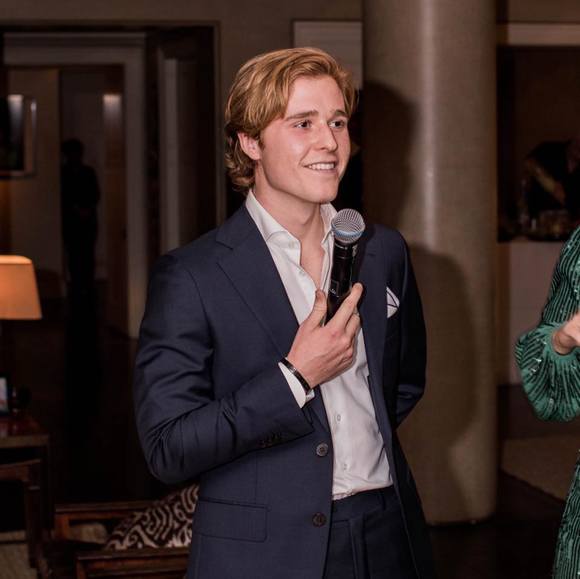 Meet your Posher, Tino - Picture 1 of 1